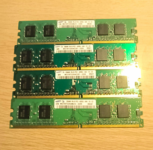 Samsung 1gb ddr2 - (4x256mb),